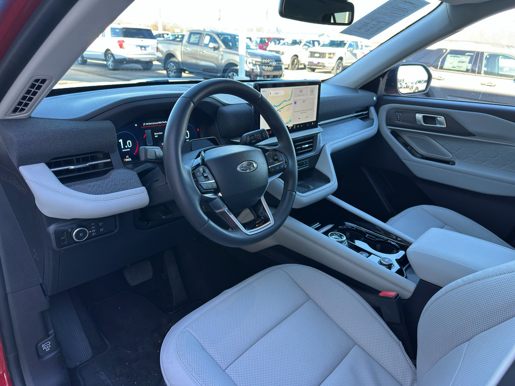 Used 2025 Ford Explorer Platinum w/ Ultimate Package image 13