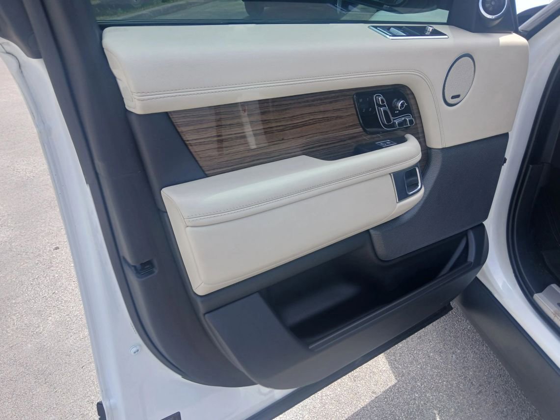 Used 2019 Land Rover Range Rover Supercharged AWD/4WD image 11