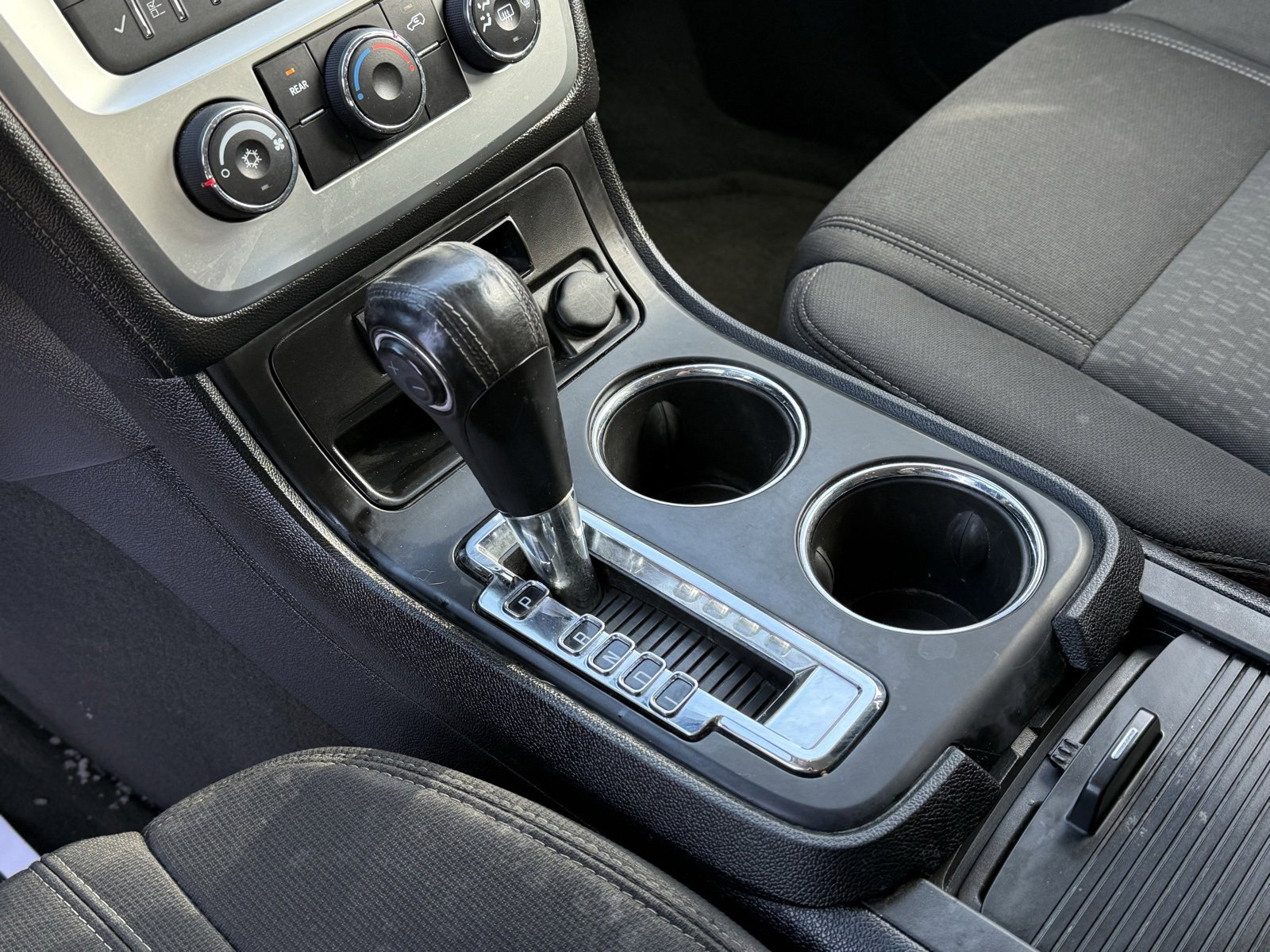 Used 2016 GMC Acadia SLE image 15