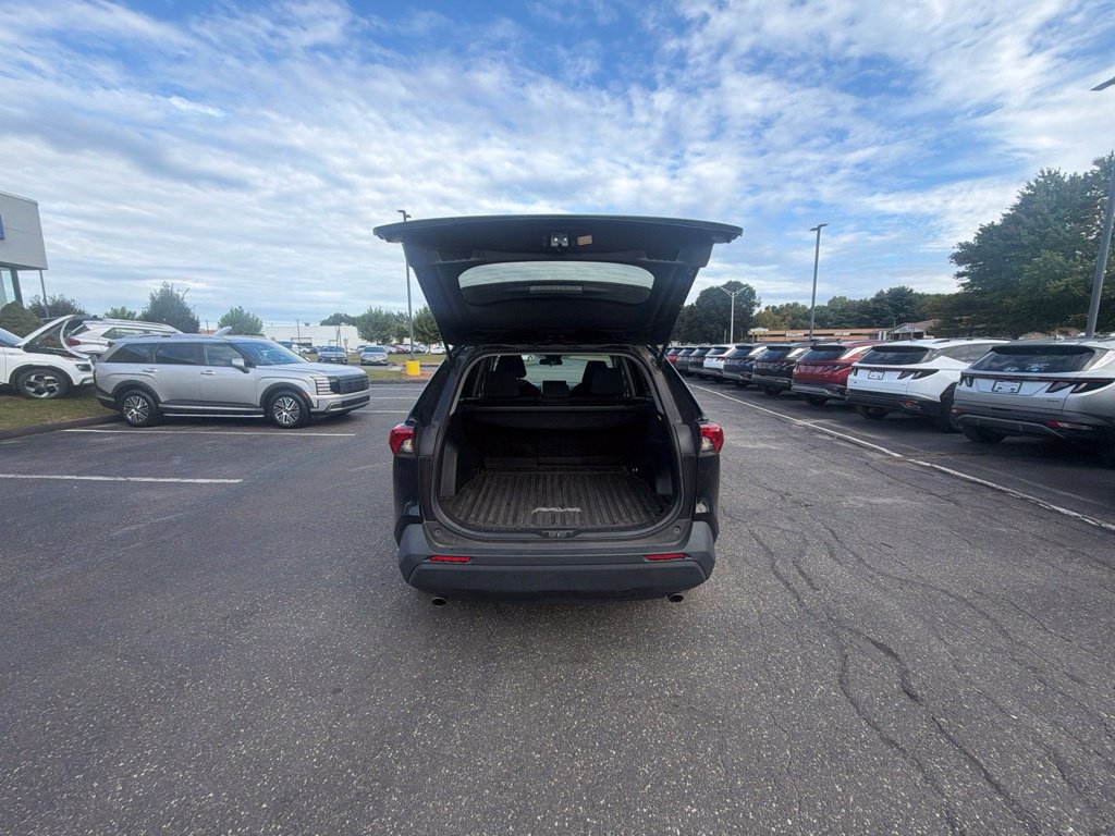 Used 2024 Toyota RAV4 LE AWD/4WD image 23