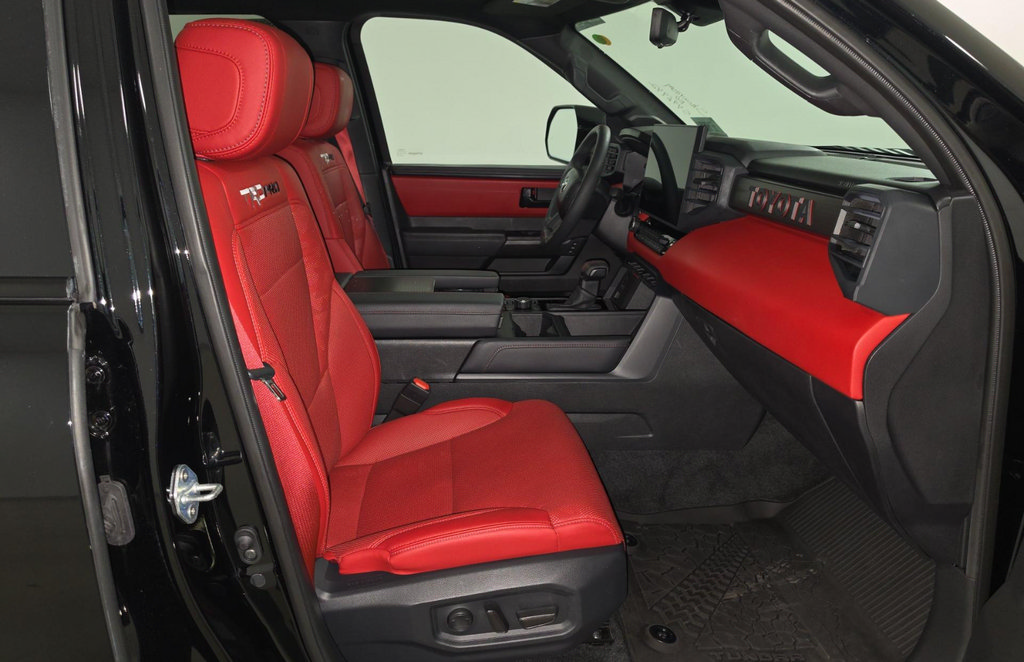 Used 2025 Toyota Tundra TRD Pro AWD/4WD image 8