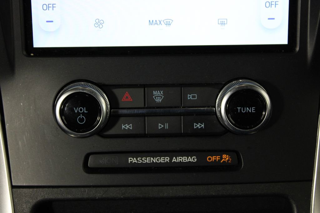 Used 2024 Ford Edge SE w/ Black Appearance Package image 19