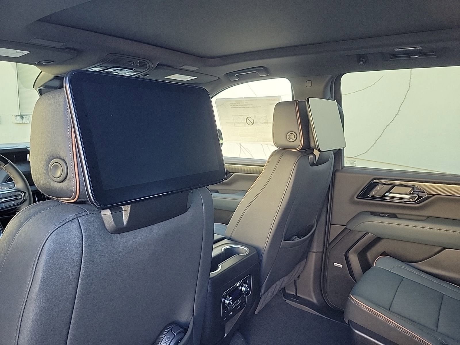 New 2026 GMC Yukon XL AT4 w/ AT4 Premium Plus Package AWD/4WD image 12