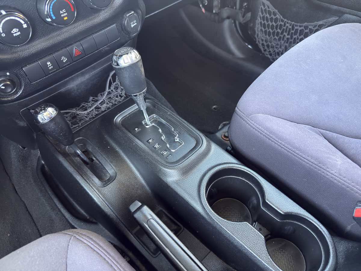 Used 2013 Jeep Wrangler Unlimited Sport image 29