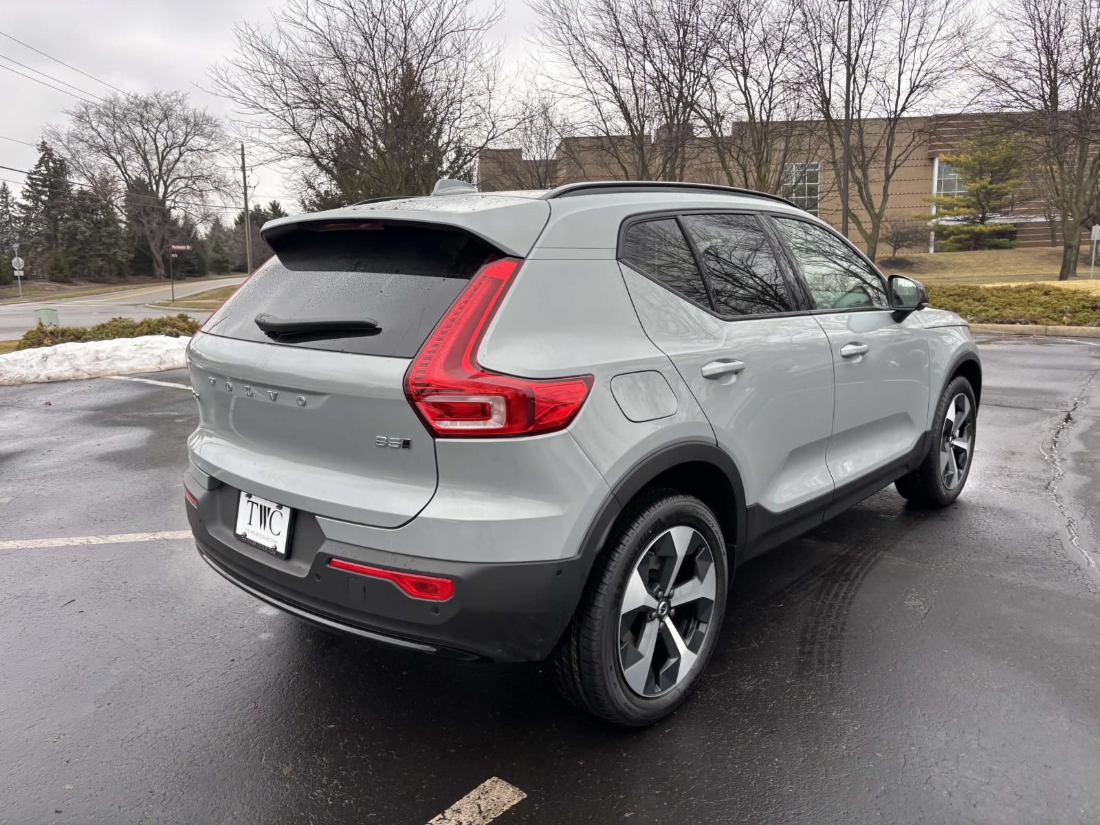 New 2026 Volvo XC40 B5 Plus w/ Protection Package Premier AWD/4WD image 7