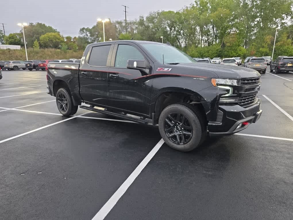 Used 2022 Chevrolet Silverado 1500 LT Trail Boss w/ LT Trail Boss Premium Package AWD/4WD image 2