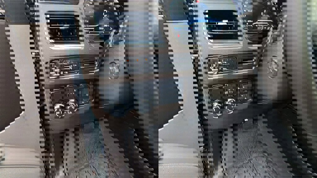 Certified 2023 Chevrolet Suburban LT w/ Luxury Package image 26