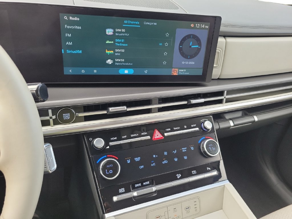 Used 2025 Hyundai Santa Fe SEL FWD image 14