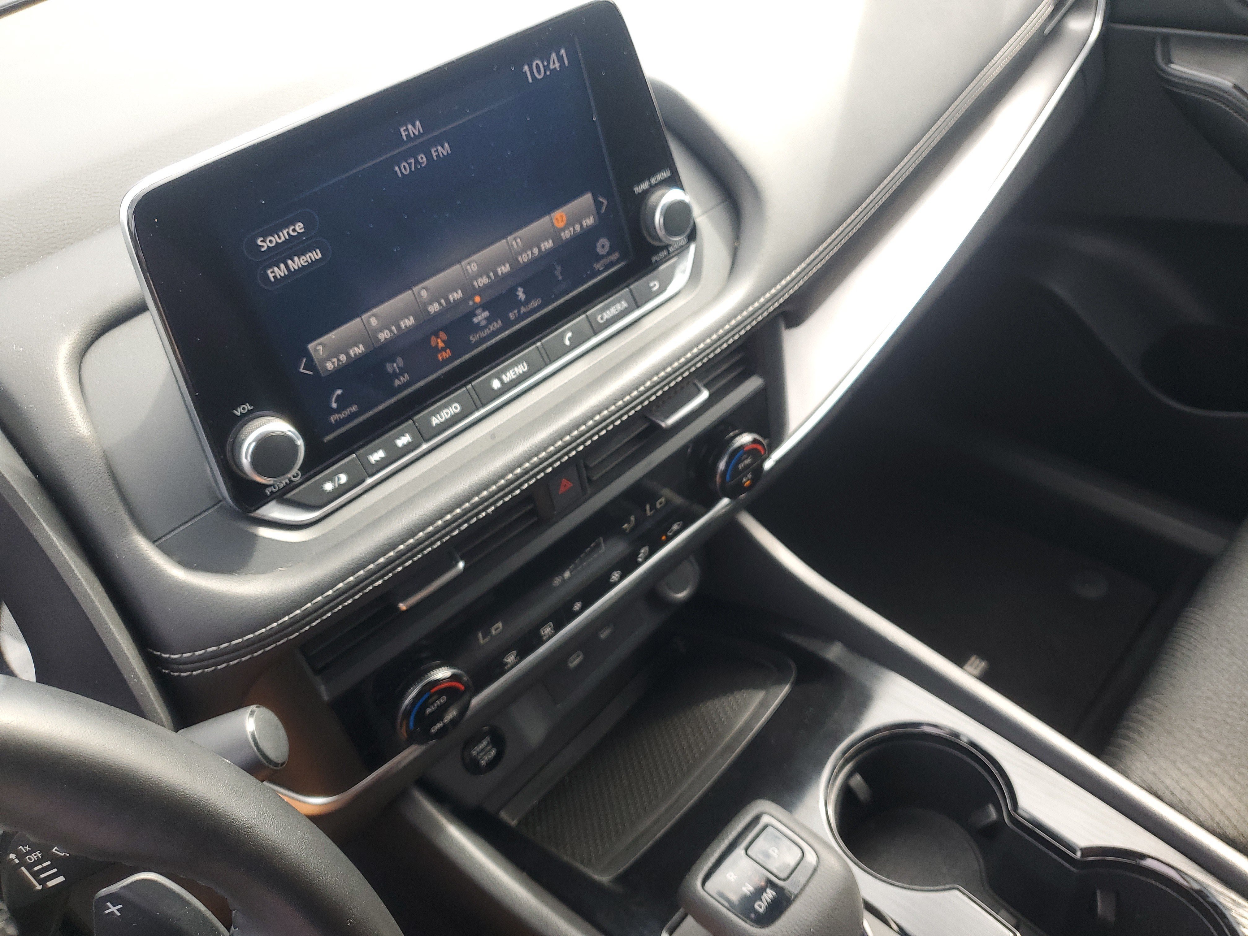 Used 2025 Nissan Rogue SV AWD/4WD image 19