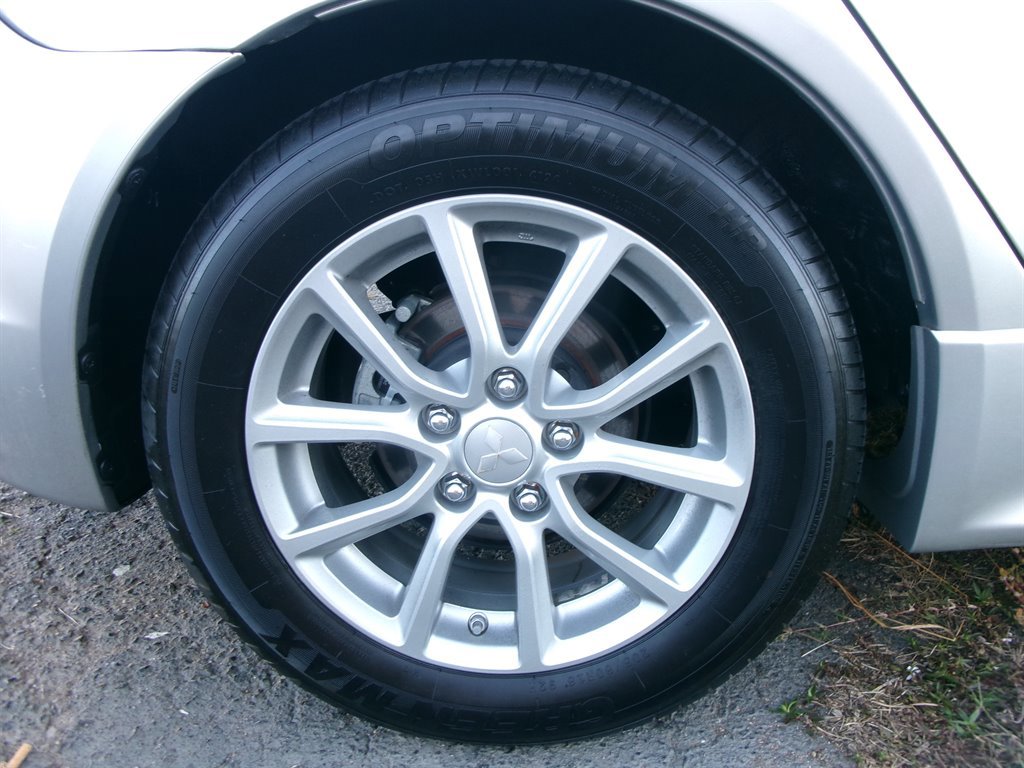 Used 2016 Mitsubishi Lancer ES image 40