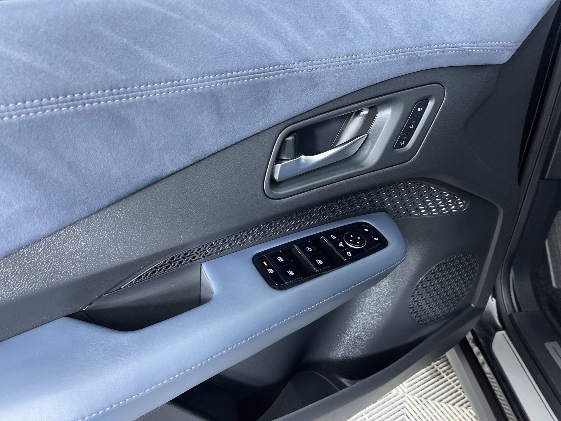 Certified 2024 Nissan Ariya AWD image 14