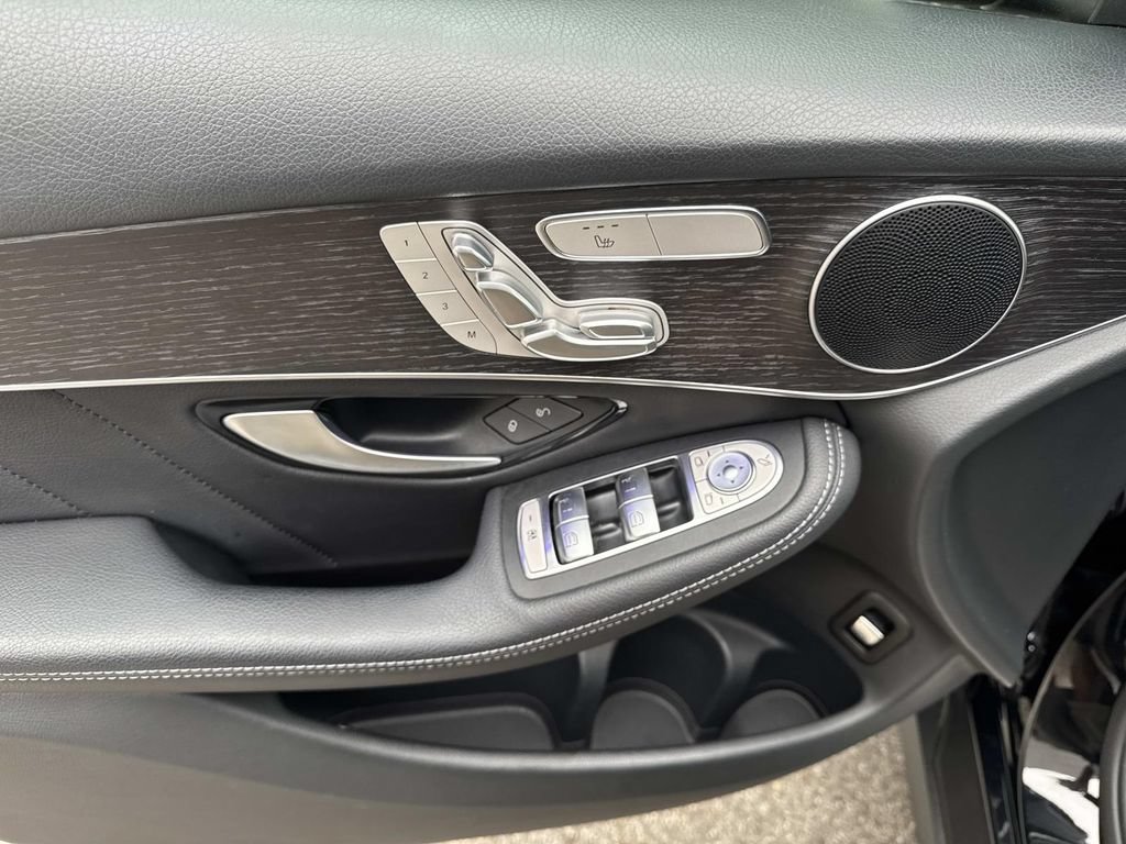 Used 2022 Mercedes-Benz GLC 300 4MATIC image 18