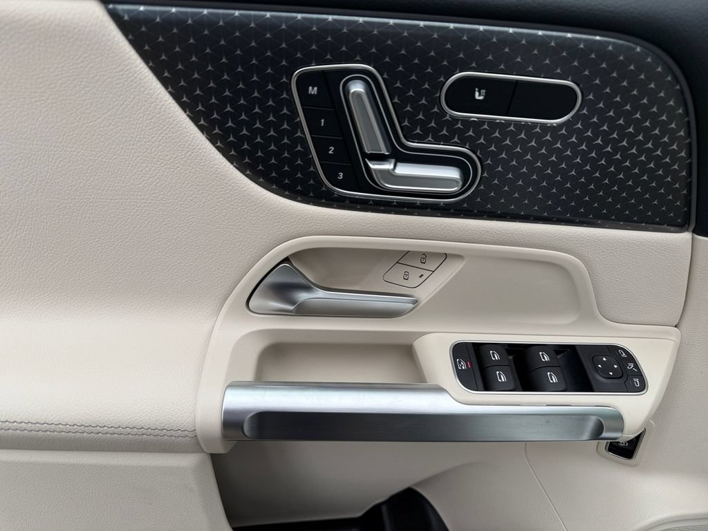 Certified 2025 Mercedes-Benz GLB 250 image 16
