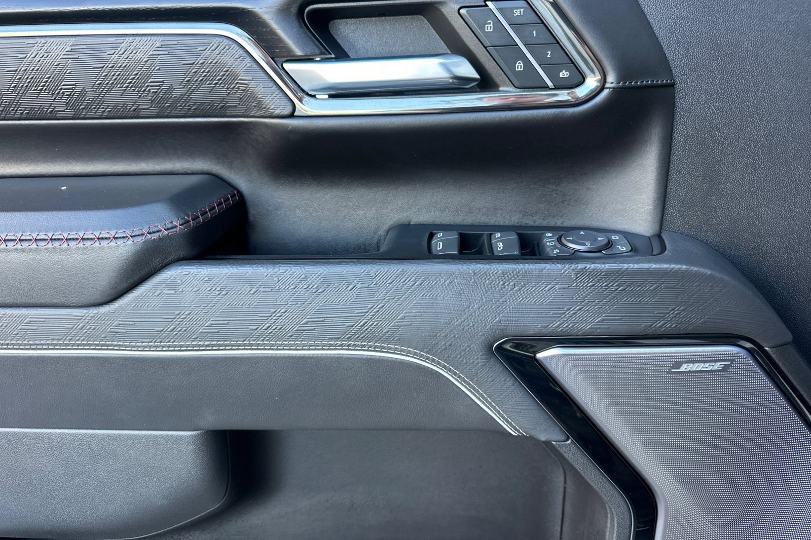 Used 2024 GMC Sierra 2500 AT4X w/ AT4X AEV Edition image 12