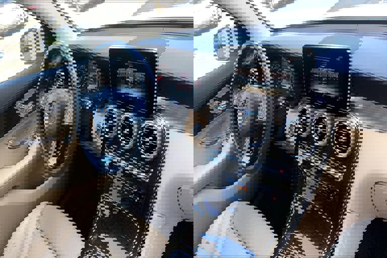 Used 2017 Mercedes-Benz GLC 300 4MATIC Coupe image 31