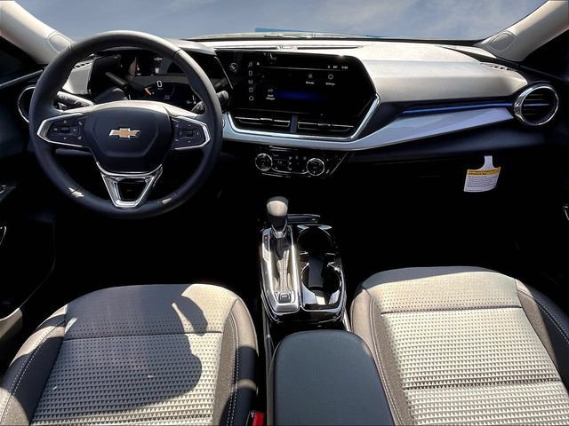 New 2026 Chevrolet Trax LT w/ Driver Confidence Package FWD image 5