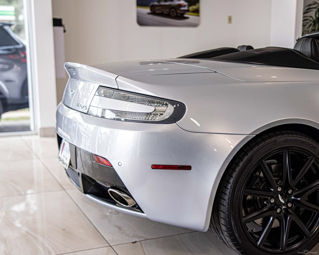 Used 2011 Aston Martin V8 Vantage S RWD image 12