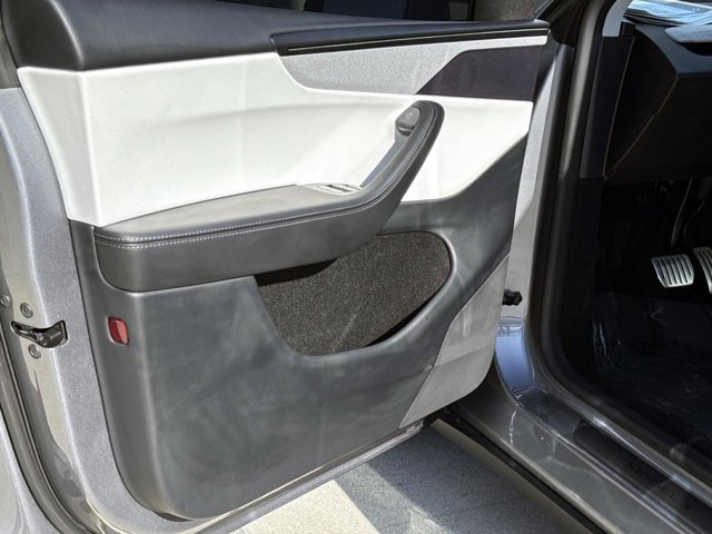 Used 2026 Tesla Model Y AWD image 18