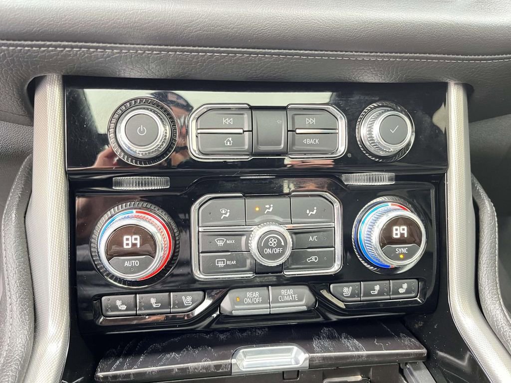 Used 2021 GMC Yukon Denali w/ Denali Premium Package image 22