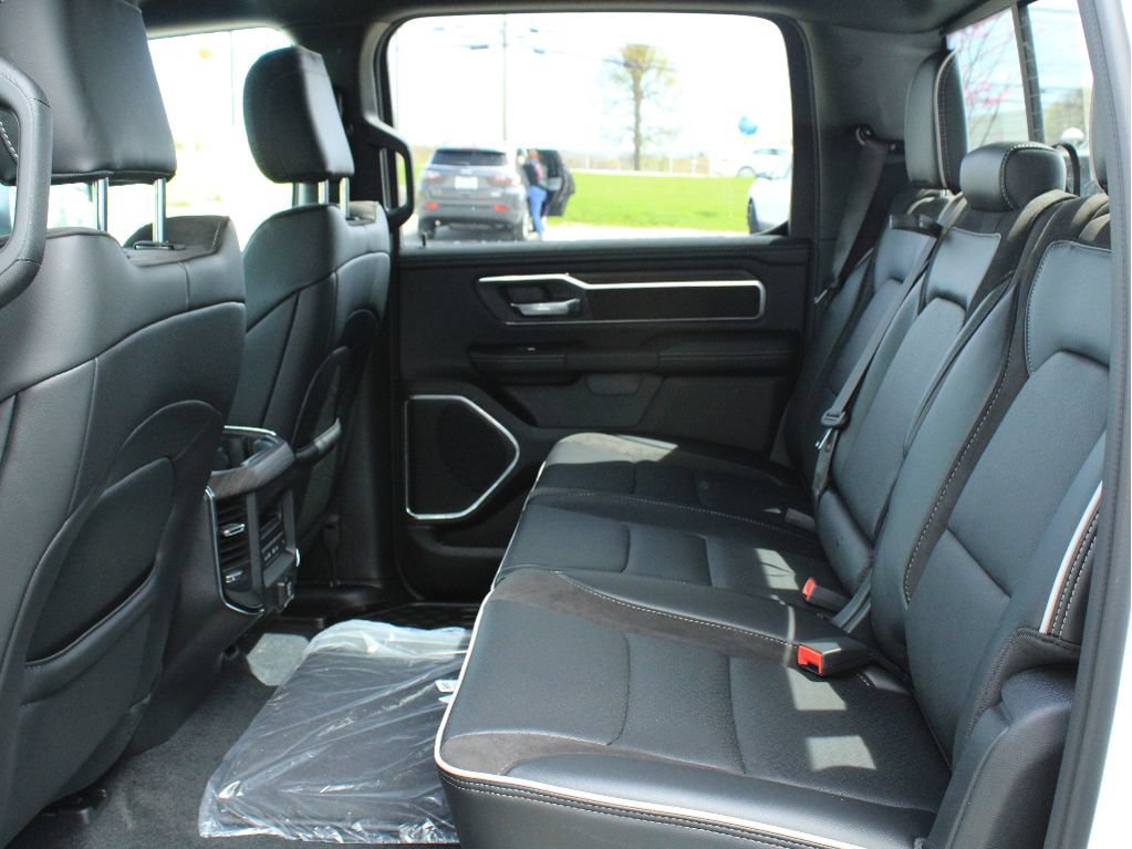 New 2026 RAM 1500 Laramie AWD/4WD image 34