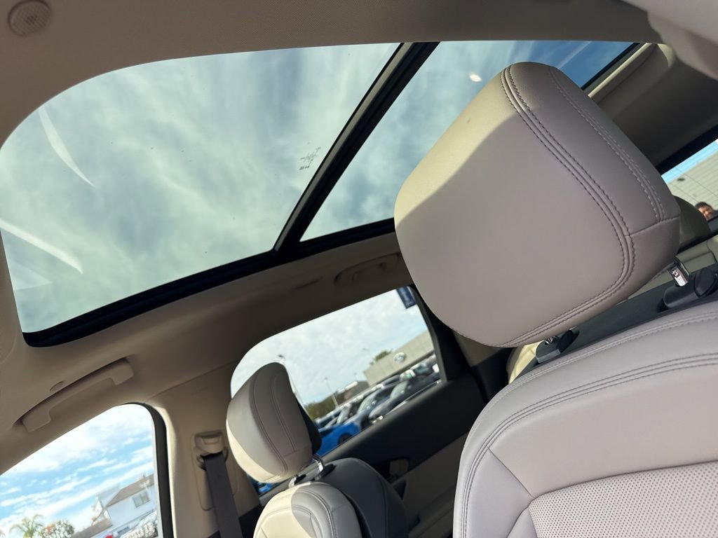 Used 2024 Lincoln Nautilus Premier w/ Equipment Group 102A image 15