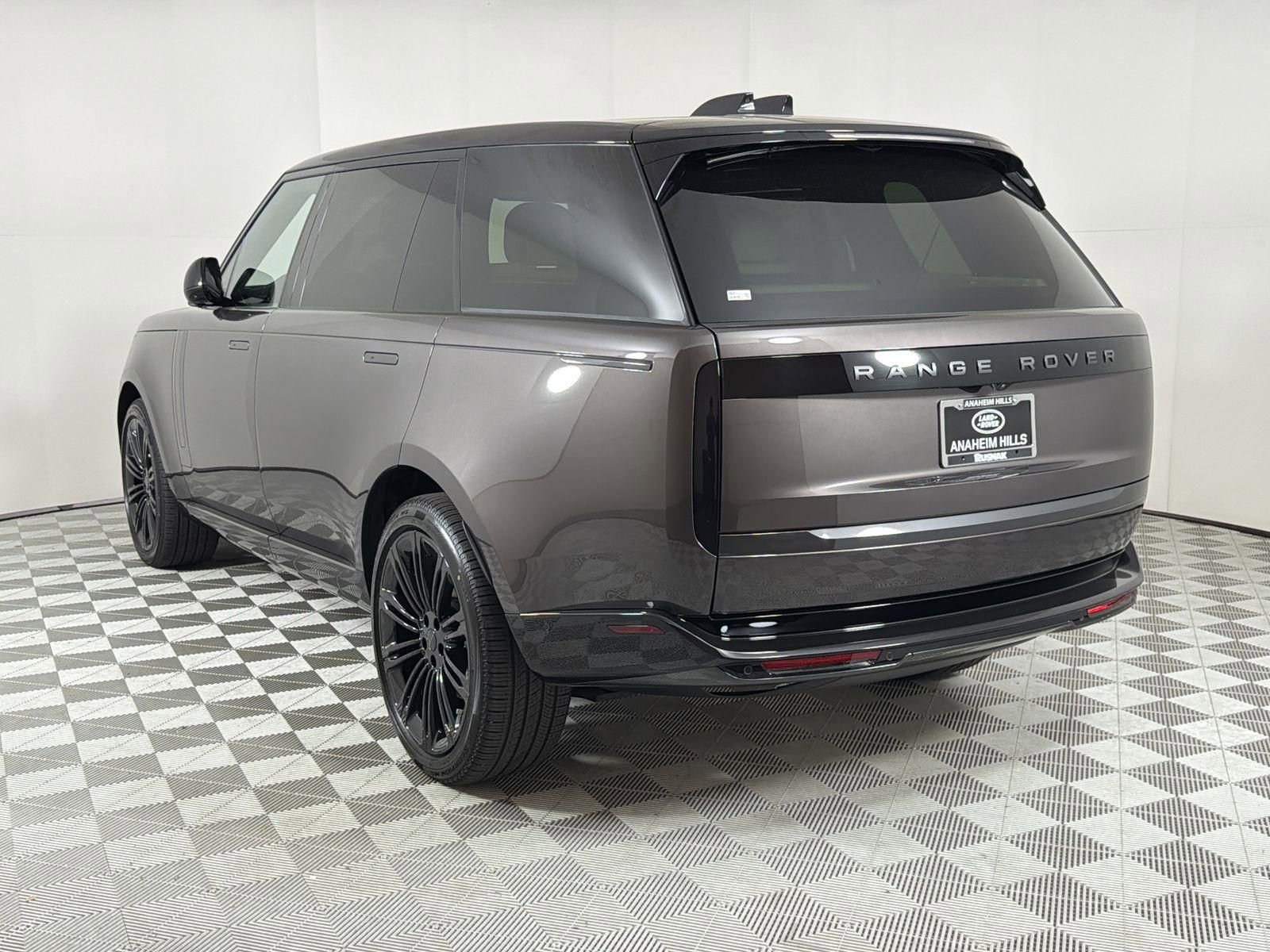 New 2026 Land Rover Range Rover Long Wheelbase SE image 3