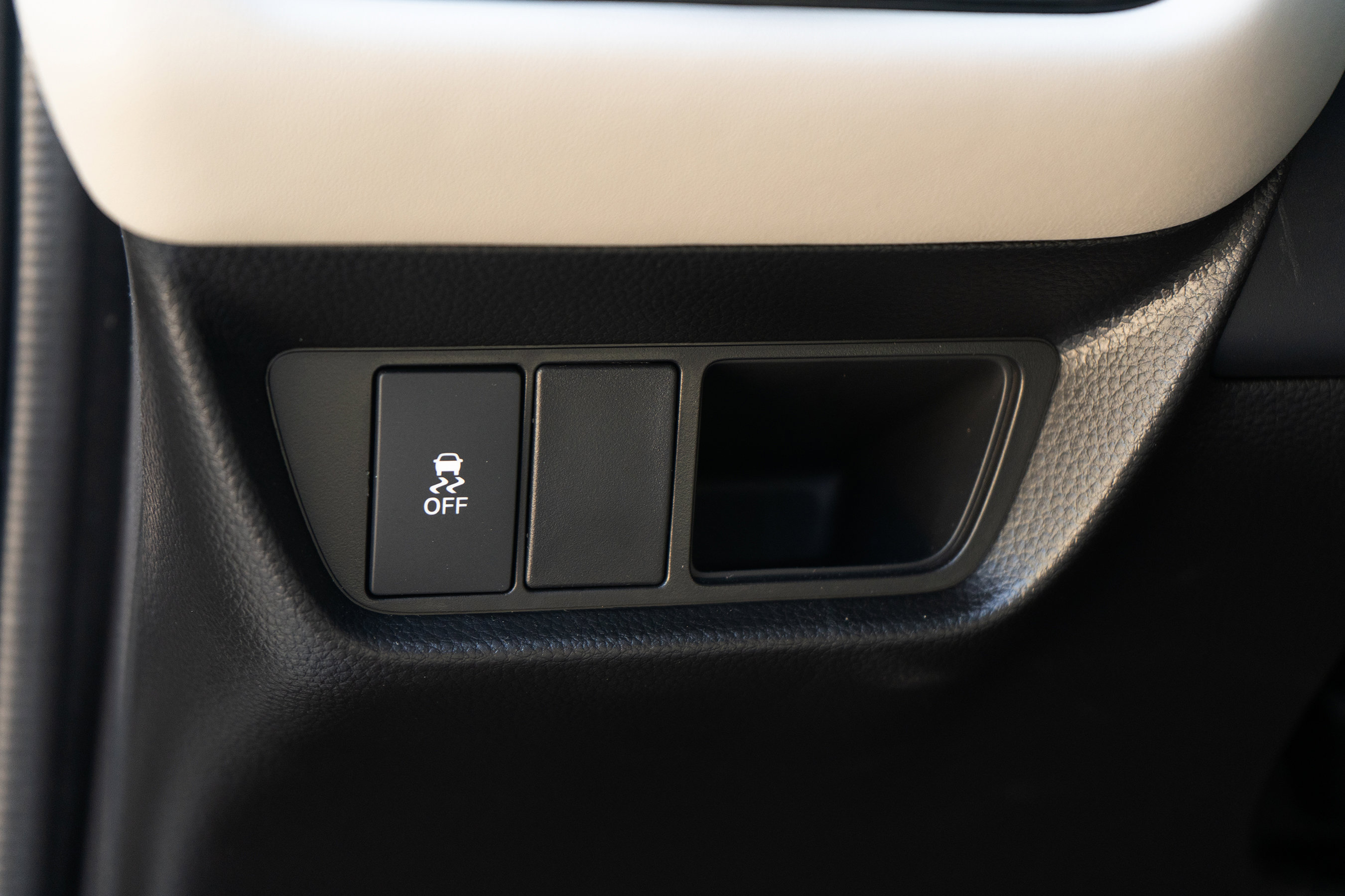 Certified 2026 Honda HR-V LX image 42