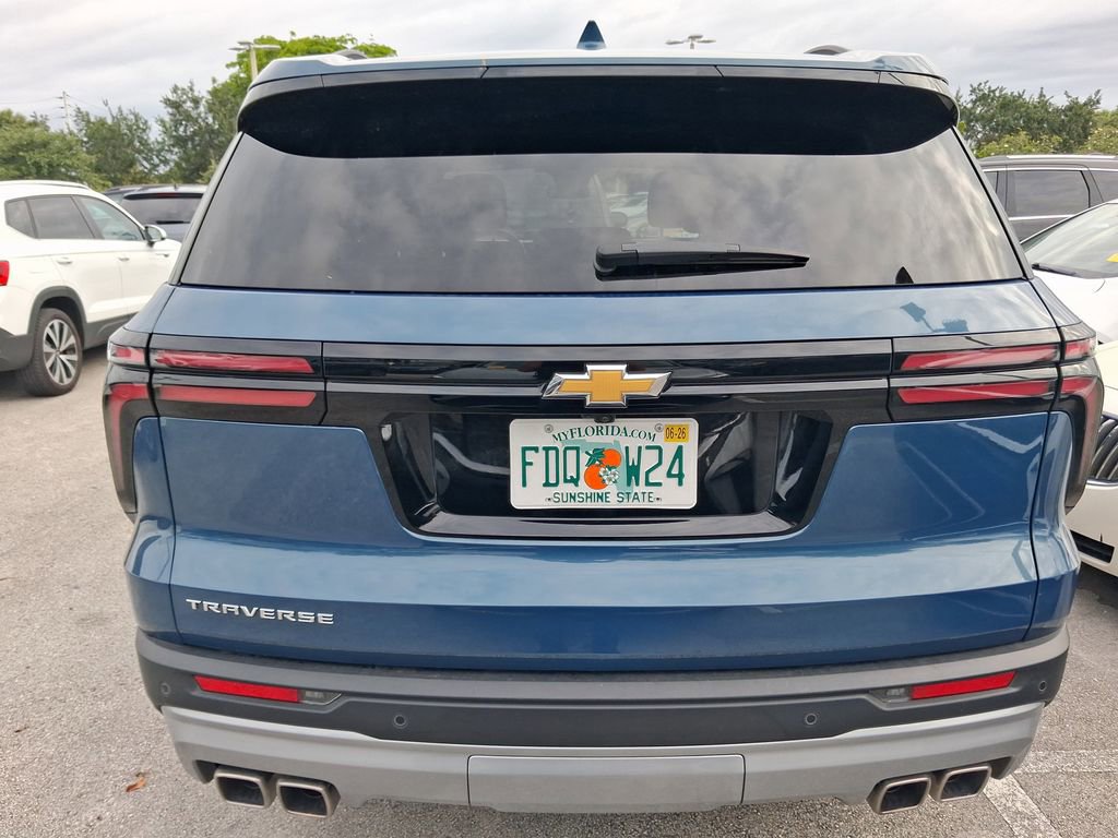 Used 2025 Chevrolet Traverse LT FWD image 8