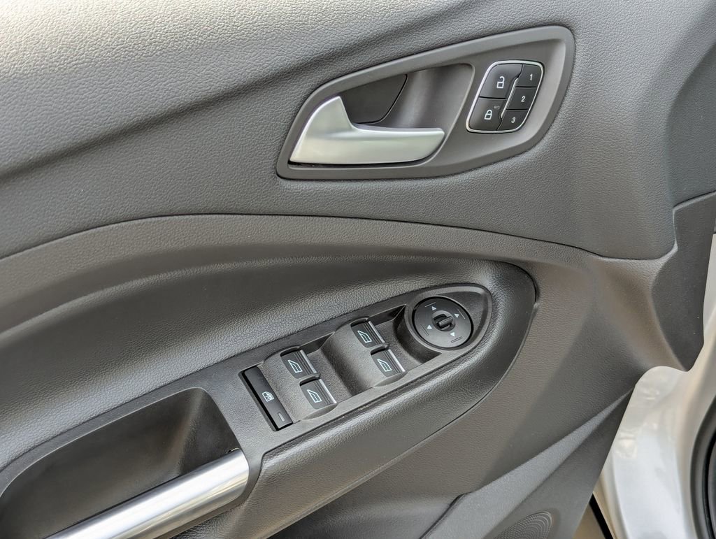 Used 2017 Ford Escape Titanium image 11