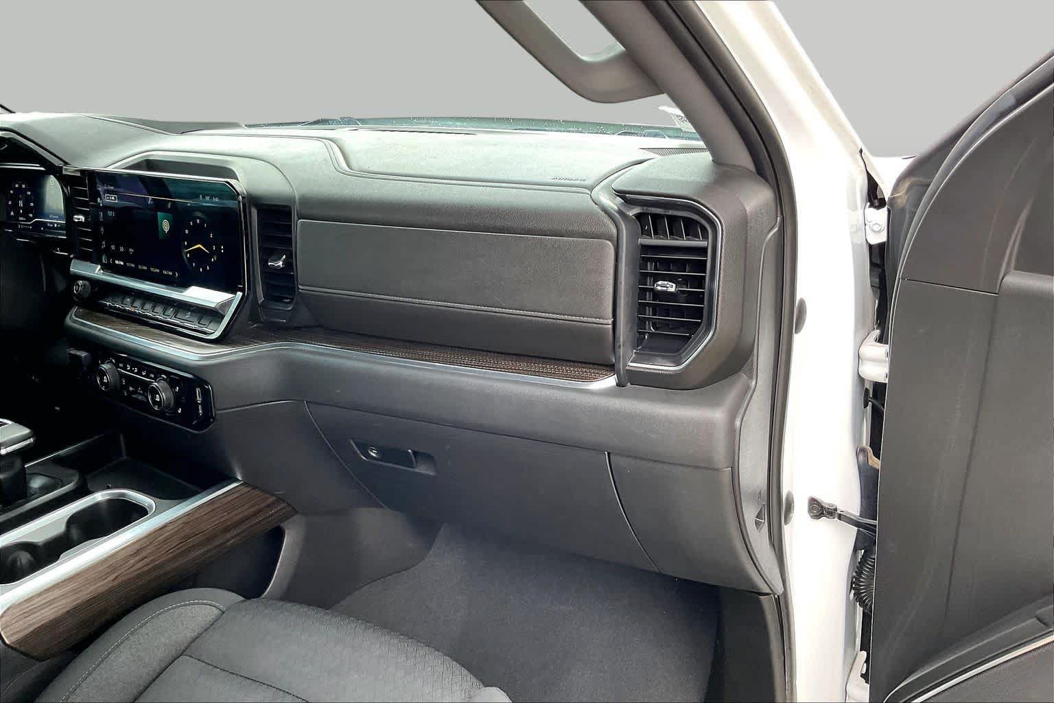 Used 2023 Chevrolet Silverado 1500 LT w/ Z71 Off-Road Package AWD/4WD image 18