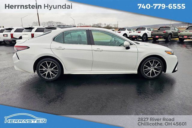 Used 2023 Toyota Camry SE image 12