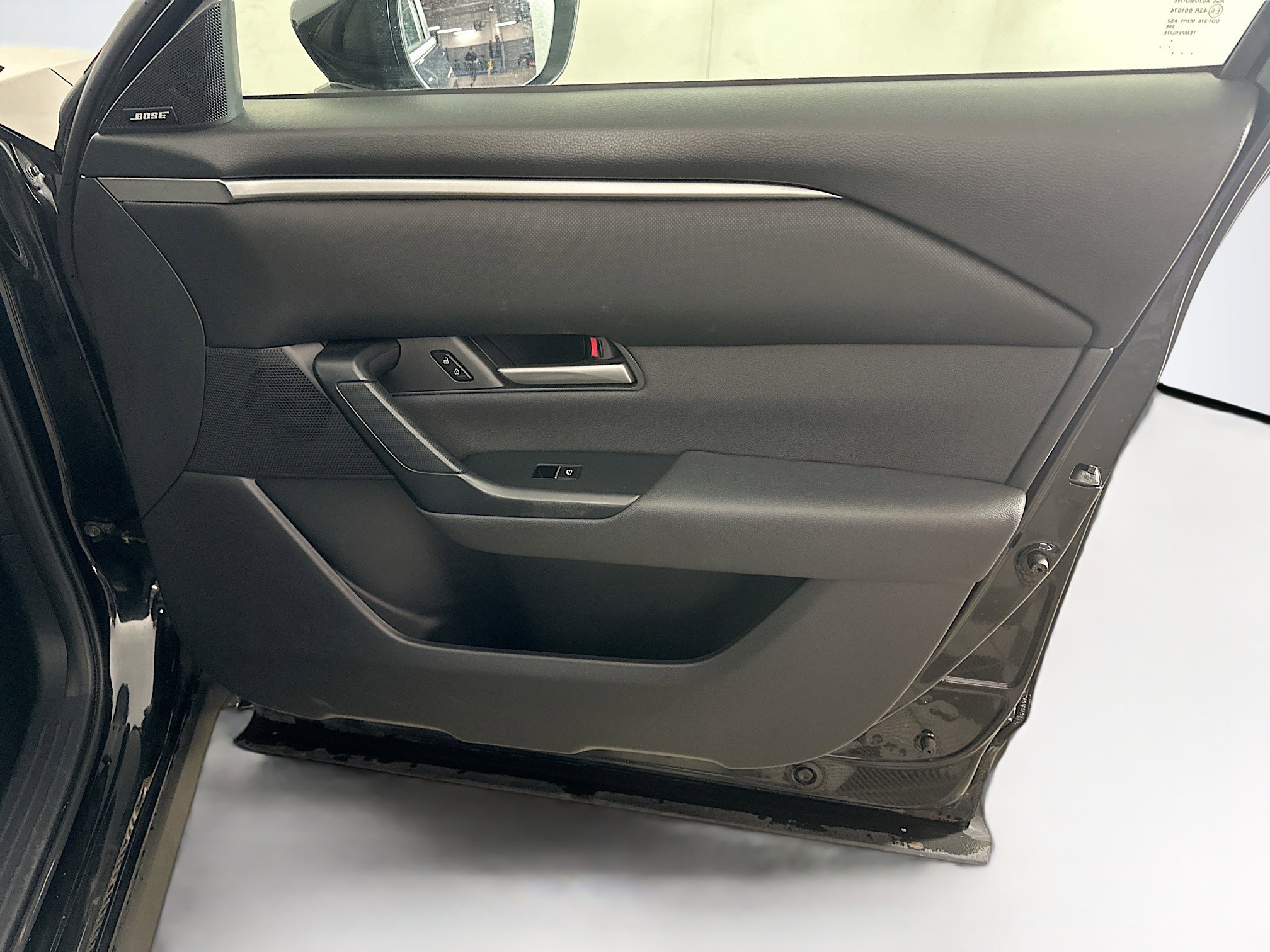 Used 2025 MAZDA CX-50 AWD 2.5 S w/ Premium Package image 34