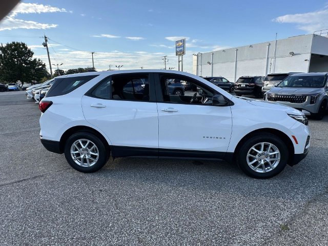 Certified 2024 Chevrolet Equinox LS w/ Driver Confidence II Package AWD/4WD image 25