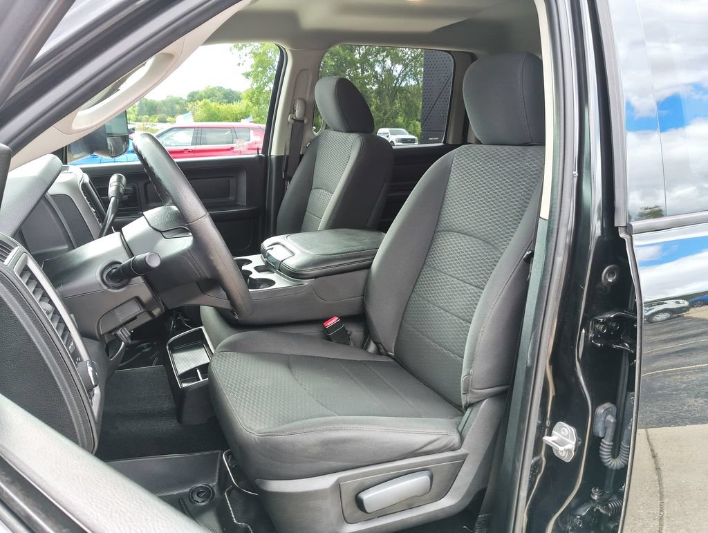 Used 2019 RAM 1500 Express w/ Wheel & Sound Group AWD/4WD image 2