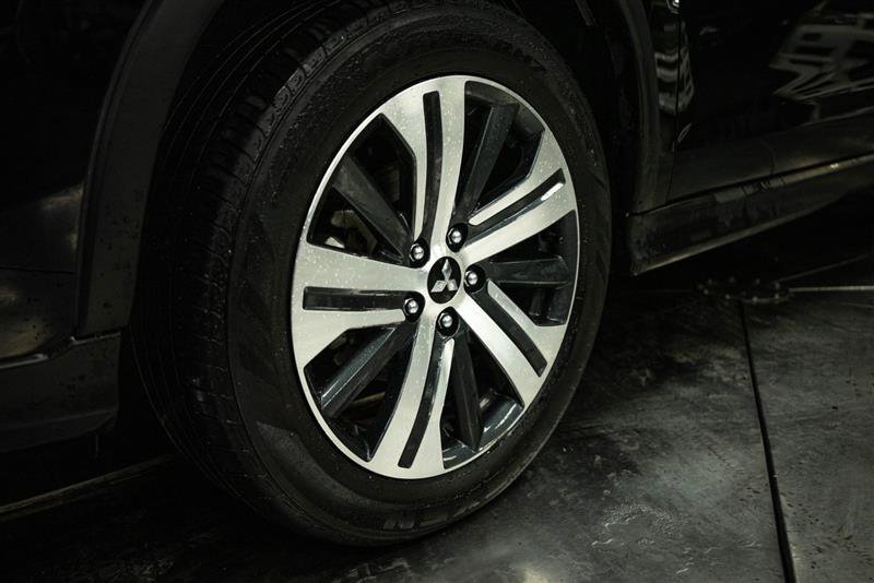 Used 2024 Mitsubishi Outlander Sport SE AWD/4WD image 3