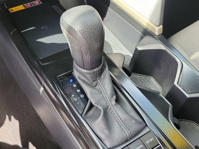 Used 2025 Toyota Camry LE FWD image 31