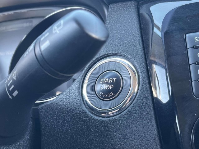 Used 2017 Nissan Rogue SL w/ SL Premium Package FWD image 35