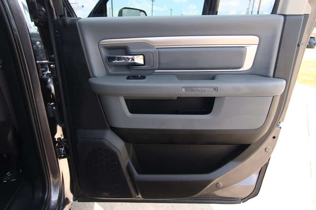 Used 2019 RAM 1500 Warlock AWD/4WD image 42