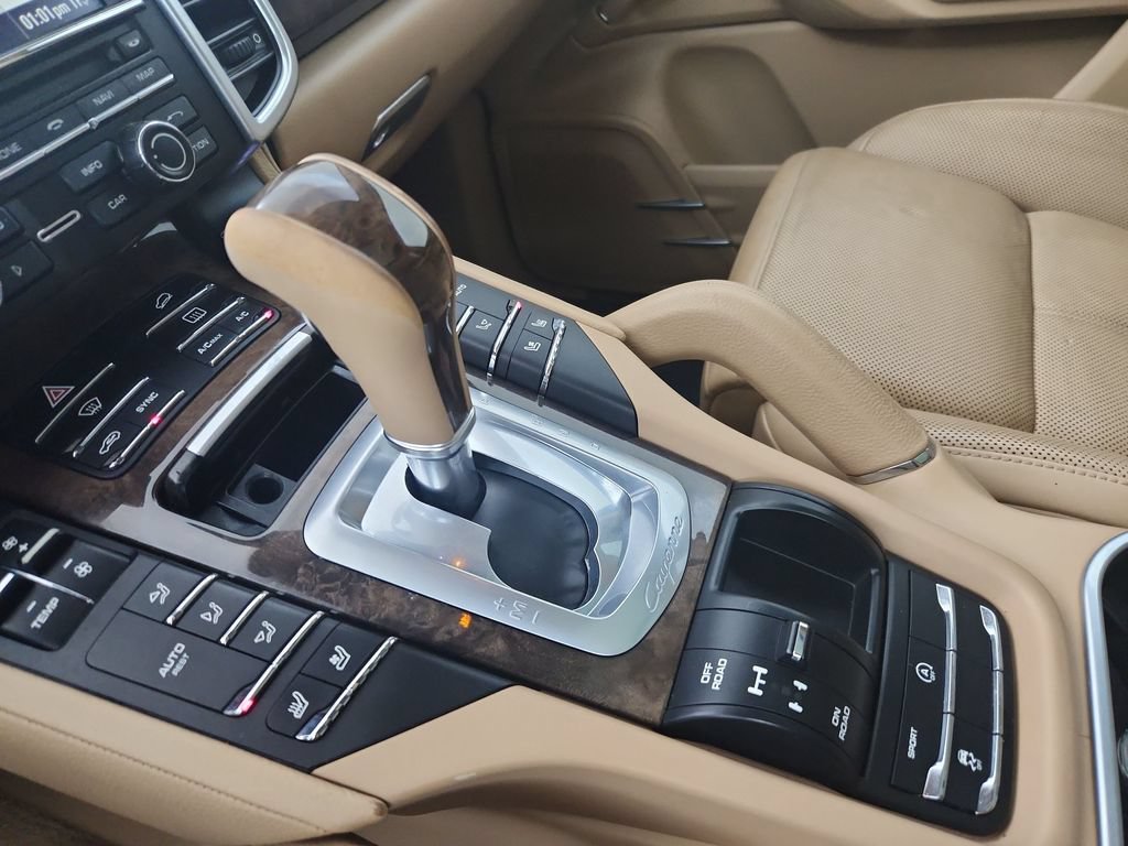 Used 2016 Porsche Cayenne AWD/4WD image 22