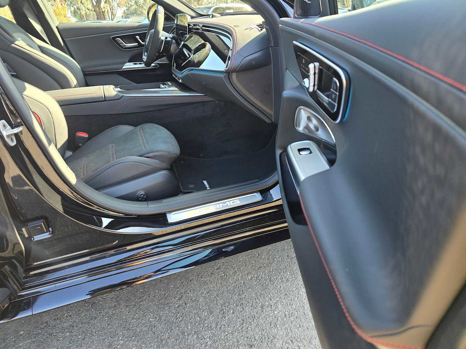 New 2026 Mercedes-Benz E 53 AMG e 4MATIC Sedan image 10