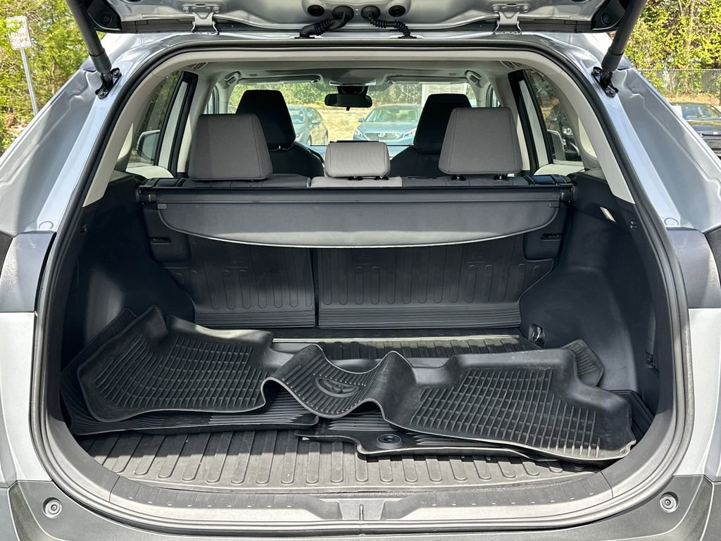 Used 2025 Toyota RAV4 XLE w/ Convenience Package image 6