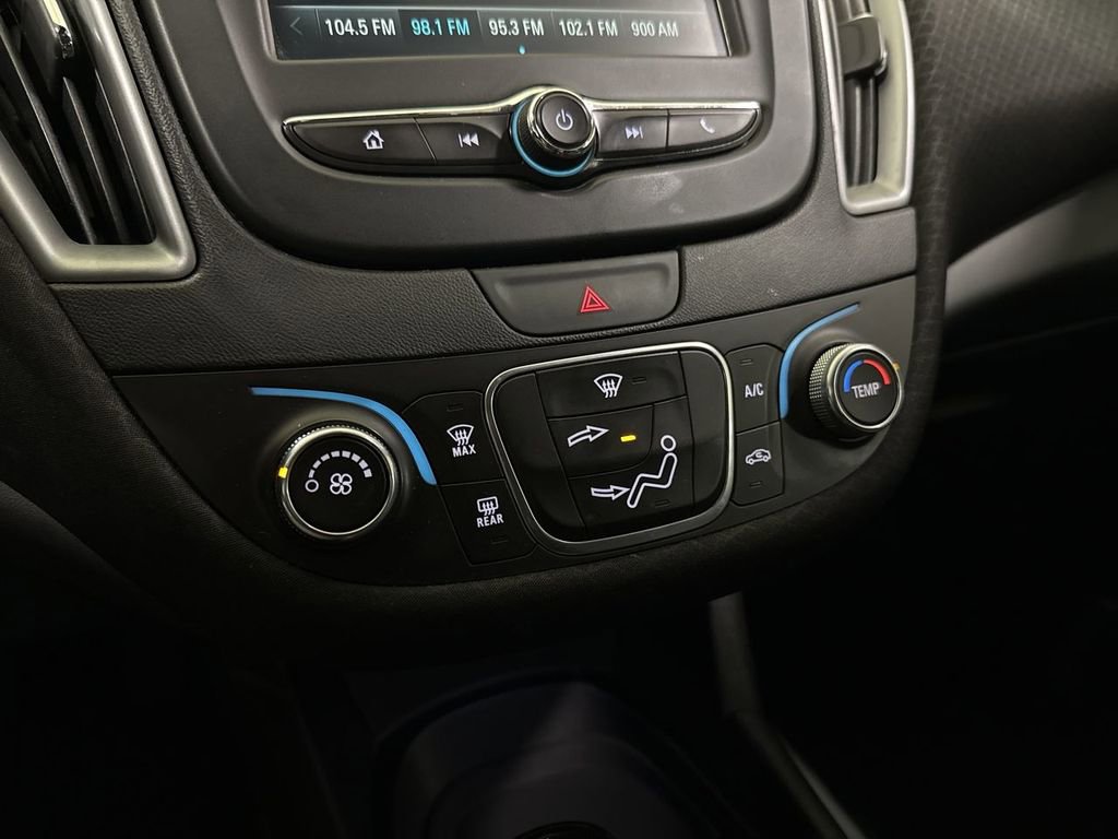 Used 2018 Chevrolet Malibu LS image 16