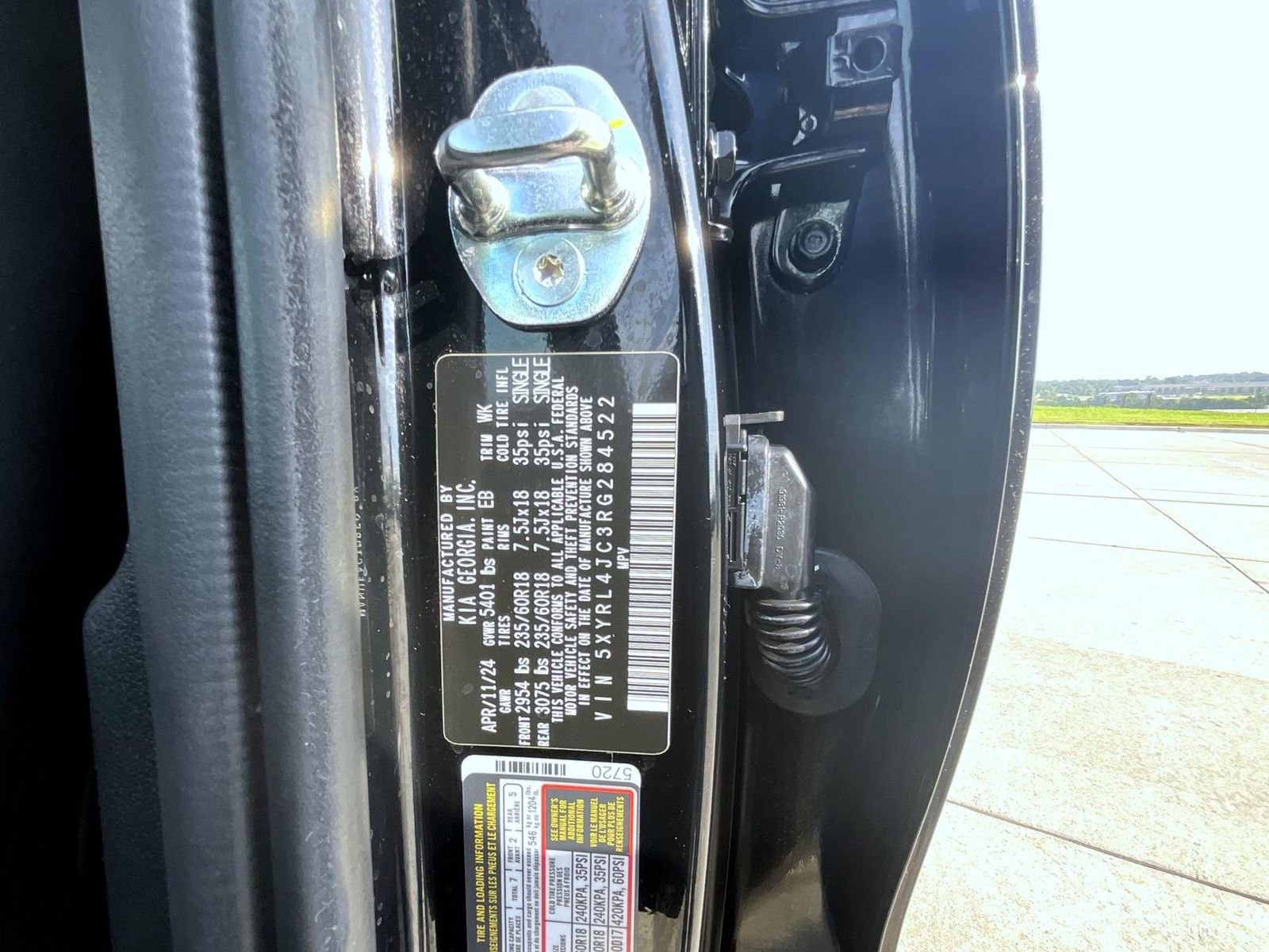 Used 2024 Kia Sorento S image 26