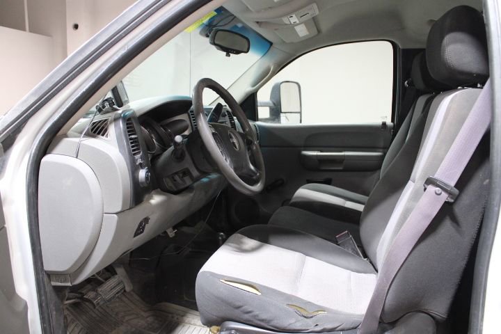 Used 2008 GMC Sierra 3500 W/T w/ Snow Plow Prep Package image 9