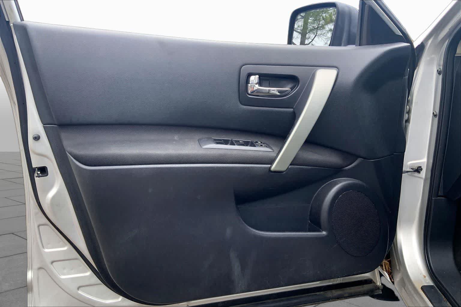 Used 2013 Nissan Rogue S FWD image 21