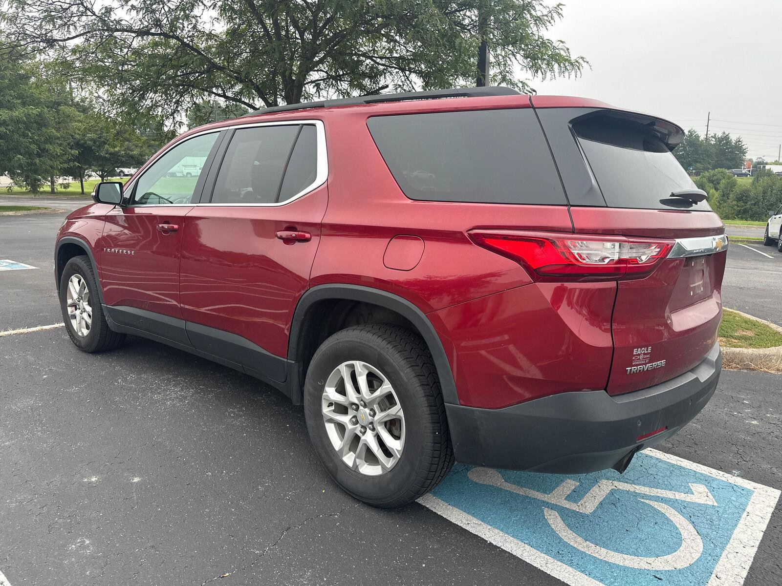 Used 2019 Chevrolet Traverse LT FWD image 10