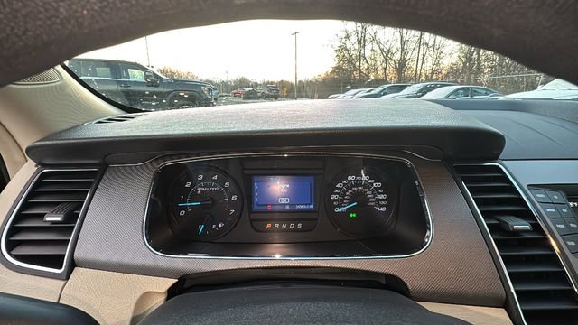 Used 2018 Ford Taurus SE image 12