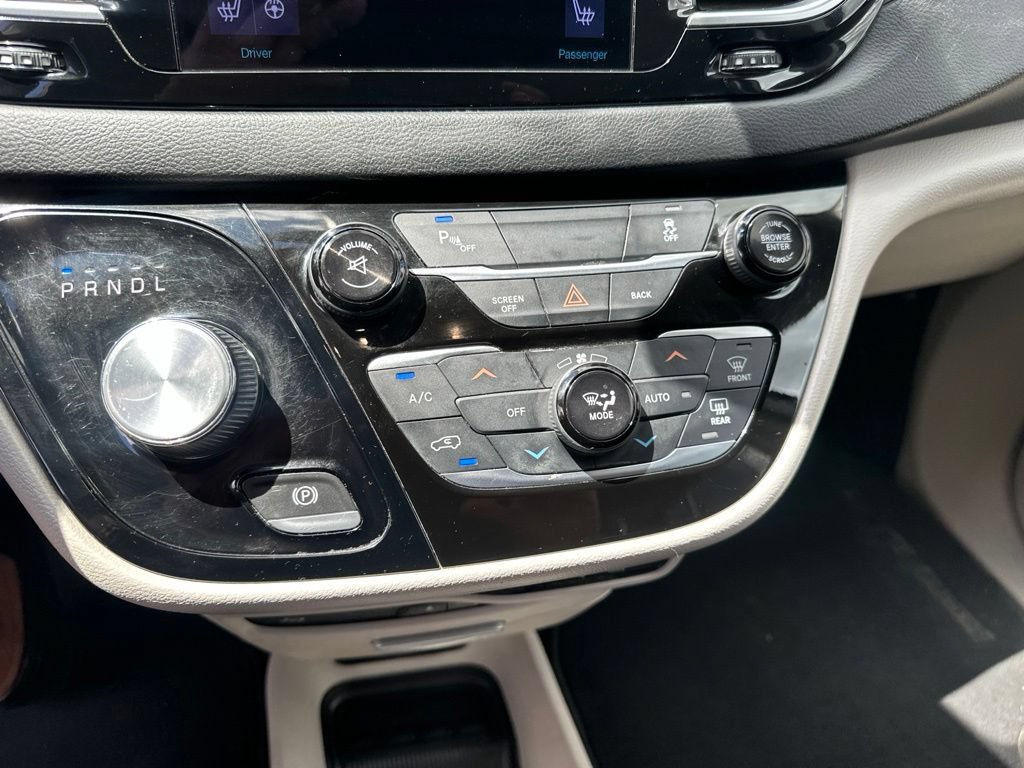 Used 2017 Chrysler Pacifica Touring-L Plus FWD image 13