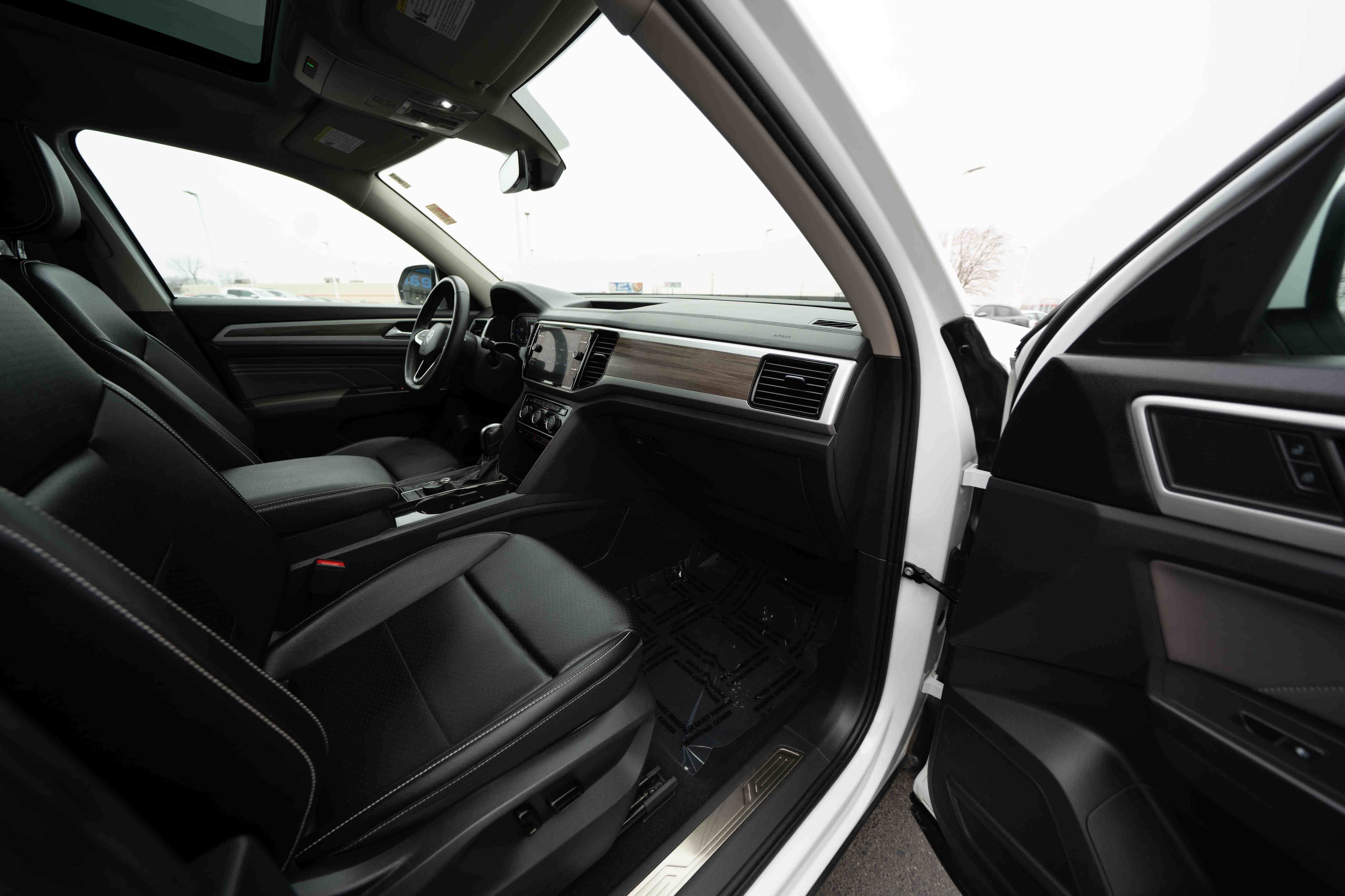 Used 2022 Volkswagen Atlas SEL image 26