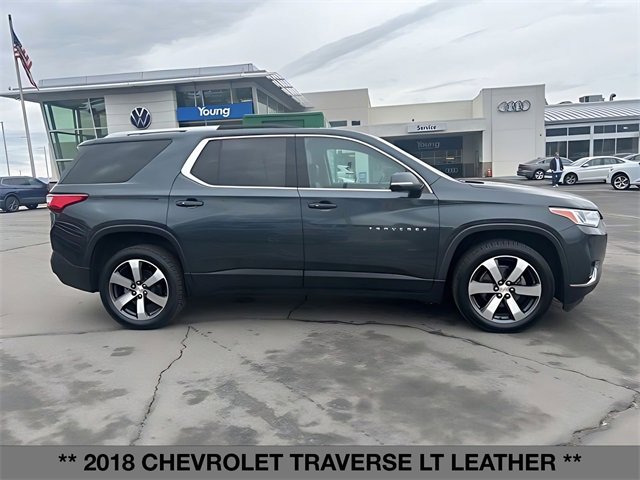 Used 2018 Chevrolet Traverse LT w/ LPO, Black Accent Package image 2